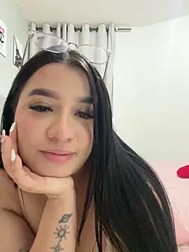Aliciawhitee online show from November 29, 3:39 am