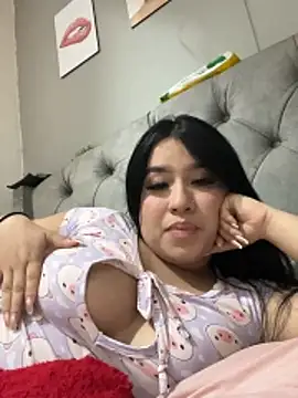 Snapshot of Aliciawhitee chatting on October 11, 2:12 am Aliciawhitee online show from October 11, 2:12 am