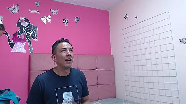 mollyandsam303av online show from March 26, 9:46 pm