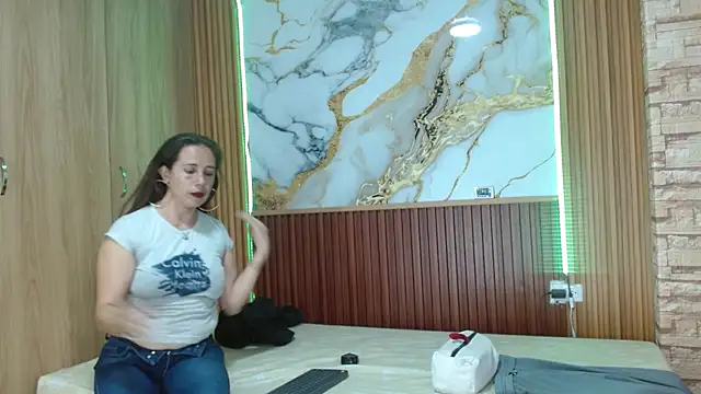 mollyandsam303av online show from March 11, 7:30 pm