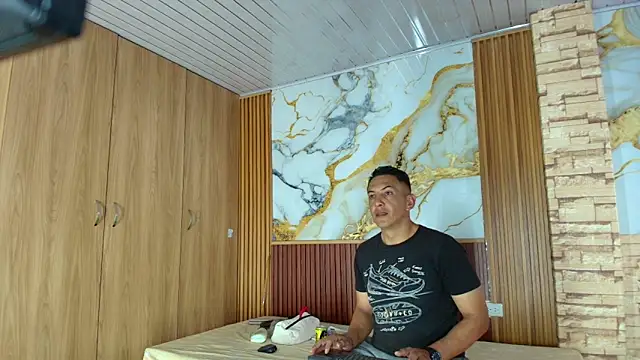 mollyandsam303av online show from March 19, 7:03 pm