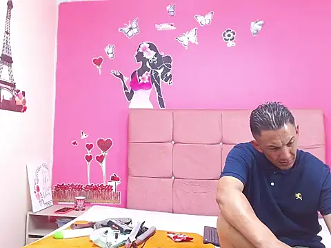 mollyandsam303av online show from November 28, 4:01 am