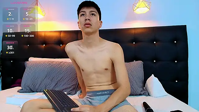 Snapshot of Abraham_horny18 chatting on September 19, 8:24 pm Abraham horny18 online show from September 19, 8:24 pm