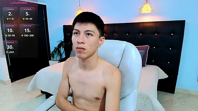 Snapshot of Abraham_horny18 chatting on September 9, 8:29 pm Abraham horny18 online show from September 9, 8:29 pm