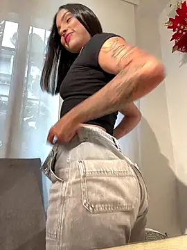 hannah miltonn online show from November 19, 8:53 pm