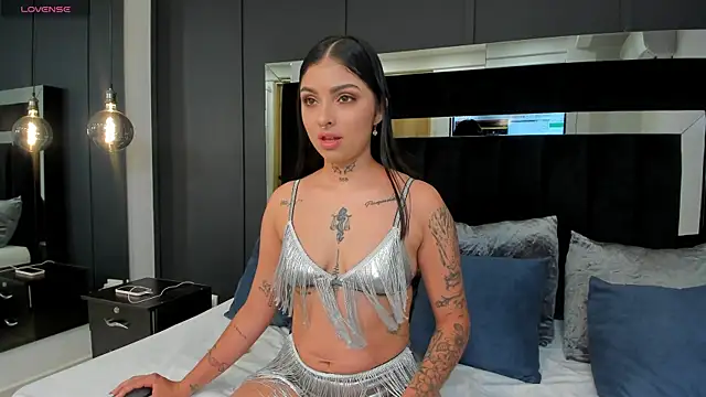 hannah miltonn online show from December 18, 10:57 pm