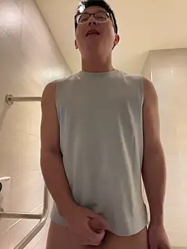 maxime0928 online show from April 4, 4:13 pm