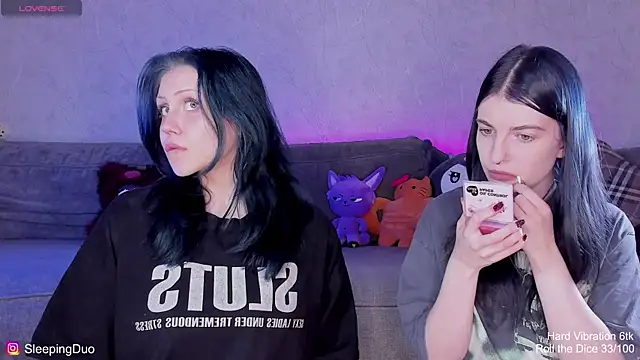 Snapshot of Threesomebabes chatting on June 26, 2:45 pm Threesomebabes online show from June 26, 2:45 pm