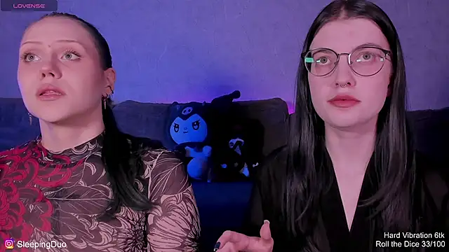 Snapshot of Threesomebabes chatting on May 31, 6:02 pm Threesomebabes online show from May 31, 6:02 pm