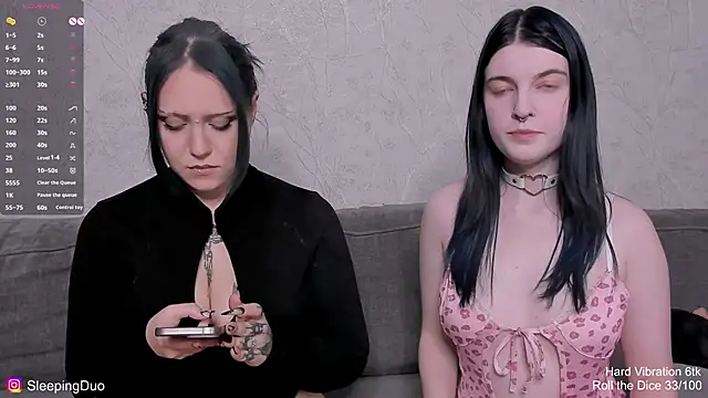 Threesomebabes online show from March 10, 4:55 pm