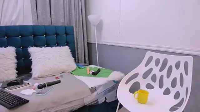 Snapshot of Oriana_Jhonson chatting on November 19, 9:42 am Oriana Jhonson online show from November 19, 9:42 am