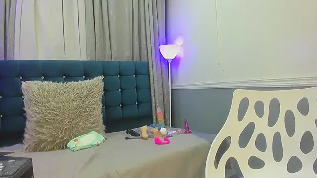 Oriana Jhonson online show from April 8, 11:12 am