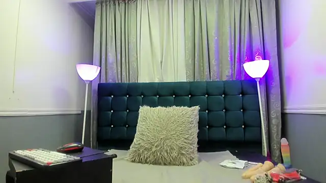 Snapshot of Oriana_Jhonson chatting on July 15, 12:50 am Oriana Jhonson online show from July 15, 12:50 am