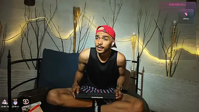 MarcusRain  online show from December 5, 3:49 am