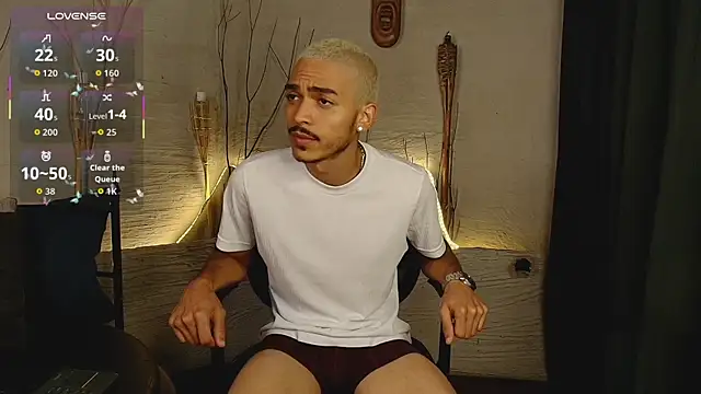 MarcusRain  online show from November 18, 7:28 pm