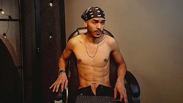 MarcusRain  online show from February 8, 4:43 am