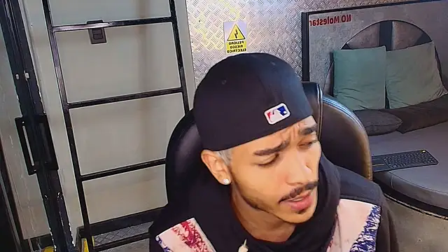 MarcusRain  online show from October 2, 3:21 am
