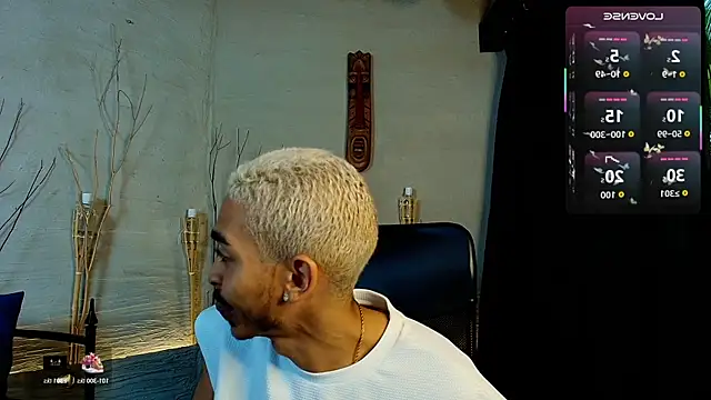 MarcusRain  online show from October 26, 7:47 pm