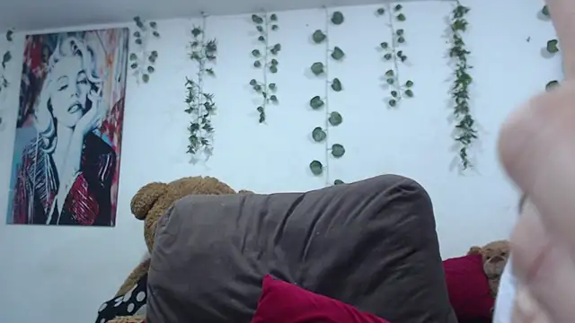 Samanta milf84 online show from January 15, 5:55 am