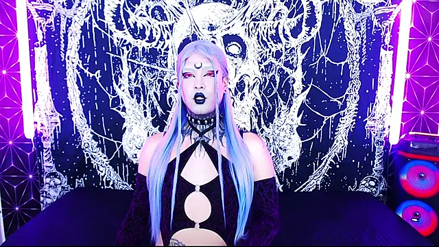 naomi satan online show from April 24, 11:07 pm