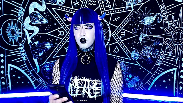 Snapshot of naomi_satan chatting on January 9, 7:21 pm naomi satan online show from January 9, 7:21 pm