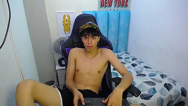 Justin gray  online show from September 22, 8:59 pm