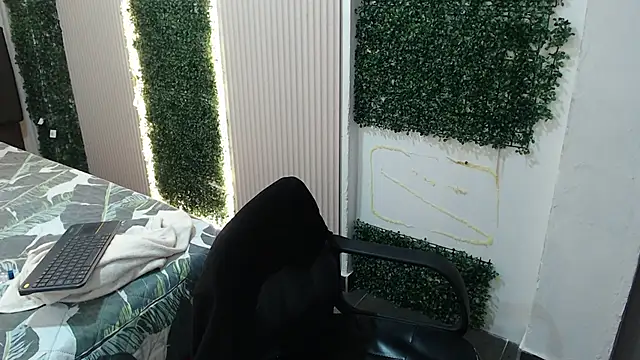 Snapshot of canela_a73 chatting on November 13, 3:16 pm canela a73 online show from November 13, 3:16 pm