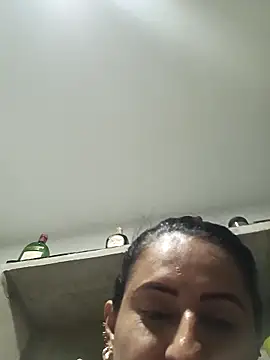 Snapshot of Titiss8921 chatting on October 18, 11:40 pm Titiss8921 online show from October 18, 11:40 pm