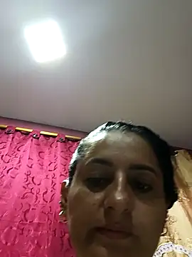 Snapshot of Titiss8921 chatting on October 25, 1:34 pm Titiss8921 online show from October 25, 1:34 pm