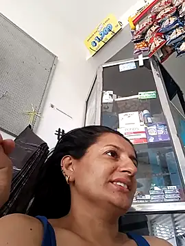 Snapshot of Titiss8921 chatting on October 3, 12:17 pm Titiss8921 online show from October 3, 12:17 pm