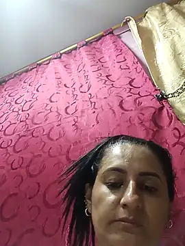 Snapshot of Titiss8921 chatting on October 25, 1:27 am Titiss8921 online show from October 25, 1:27 am