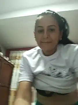 Snapshot of Titiss8921 chatting on November 30, 1:50 am Titiss8921 online show from November 30, 1:50 am