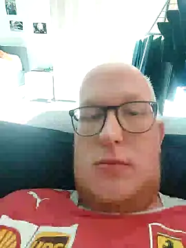 Snapshot of geilerd122 chatting on September 12, 1:33 pm geilerd122 online show from September 12, 1:33 pm