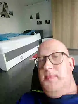 Snapshot of geilerd122 chatting on October 8, 2:51 pm geilerd122 online show from October 8, 2:51 pm