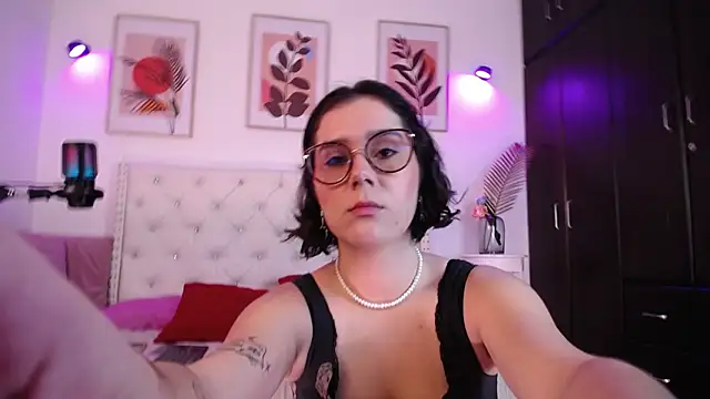 Snapshot of barbyehot chatting on October 23, 7:56 pm barbyehot online show from October 23, 7:56 pm