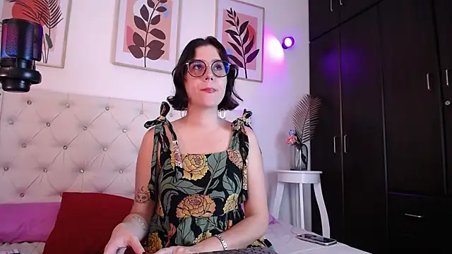 Snapshot of barbyehot chatting on November 18, 9:51 pm barbyehot online show from November 18, 9:51 pm