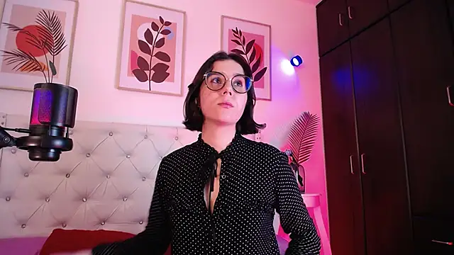 Snapshot of barbyehot chatting on November 24, 10:43 pm barbyehot online show from November 24, 10:43 pm