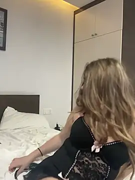 cherryrosealiee online show from March 7, 2:33 pm