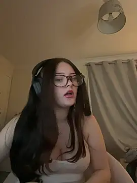 Snapshot of cherryrosealiee chatting on February 3, 11:21 pm cherryrosealiee online show from February 3, 11:21 pm