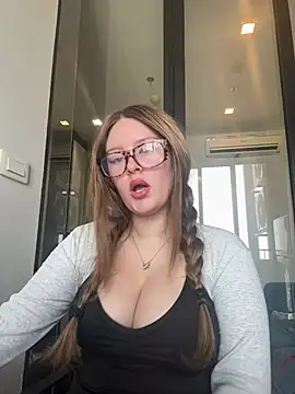 Snapshot of cherryrosealiee chatting on July 15, 4:19 am cherryrosealiee online show from July 15, 4:19 am