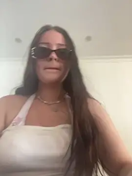 Snapshot of cherryrosealiee chatting on February 12, 6:02 am cherryrosealiee online show from February 12, 6:02 am