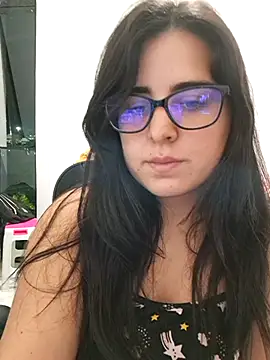 CutteGirl99 online show from October 15, 11:46 pm