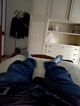 Empi19cm online show from April 3, 5:30 pm