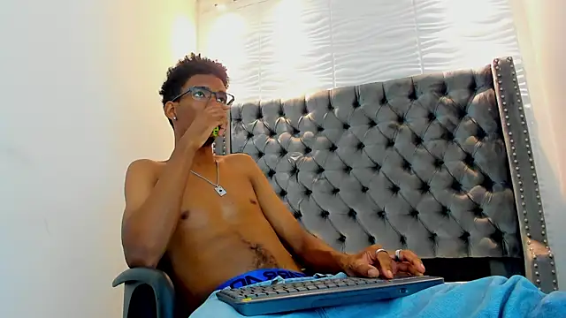 nero reyd online show from October 21, 7:46 pm