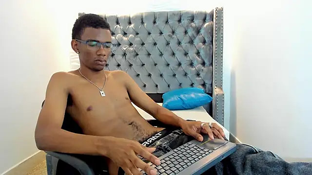 nero reyd online show from November 18, 7:06 pm