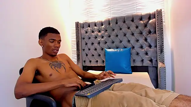 nero reyd online show from December 15, 7:31 pm