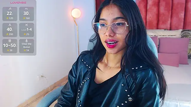 Snapshot of Milaa_Star_ chatting on October 24, 4:11 am Milaa Star online show from October 24, 4:11 am