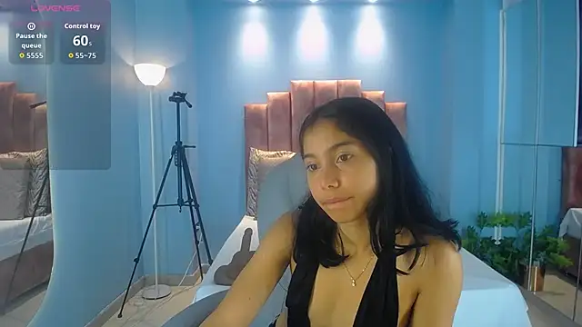 Milaa Star  online show from February 18, 3:26 am