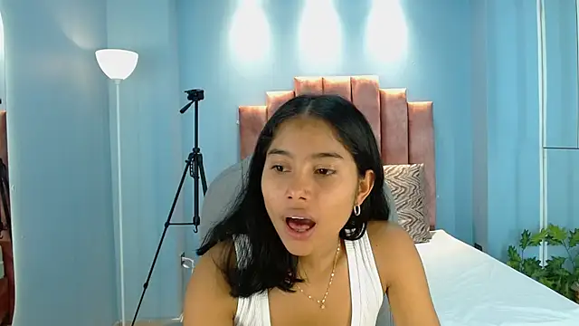 Milaa Star  online show from February 11, 4:01 am