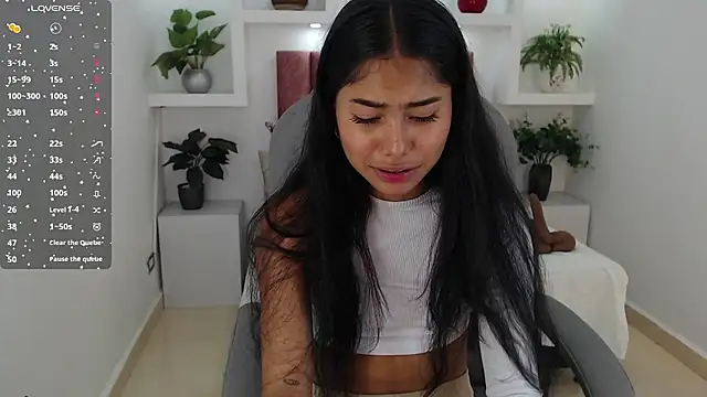 Snapshot of Milaa_Star_ chatting on December 3, 3:40 am Milaa Star online show from December 3, 3:40 am